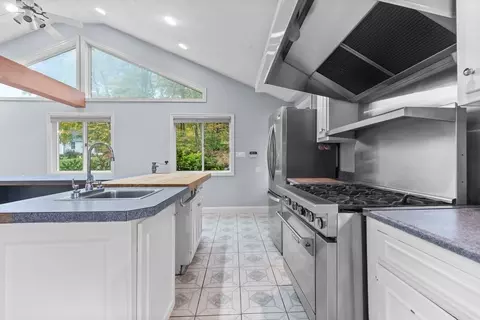 Kitchen - 14 Bumpy Ln, Methuen, MA 01844 photo 2 of 3