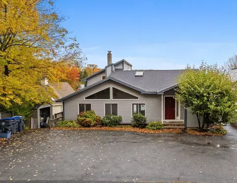 Exterior - 14 Bumpy Ln, Methuen, MA 01844 photo 3 of 5