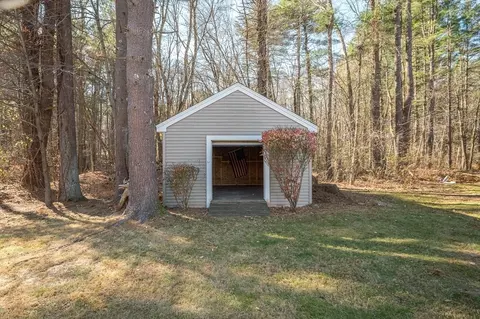 362 Thompson Rd, Webster, MA 01570 photo 4