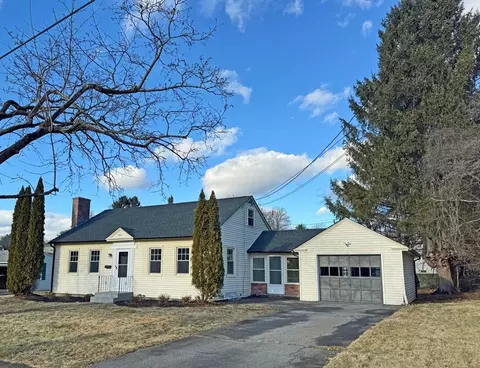 7 Cooke St, Greenfield, MA 01301