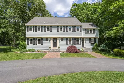 70 Russett Hill Rd, Sherborn, MA 01770