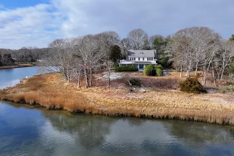 44 Loomis Ln, Orleans, MA 02653