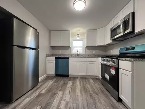 16 Daniel St, Fairhaven, MA 02719 photo 4