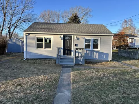 16 Daniel St, Fairhaven, MA 02719 photo 2