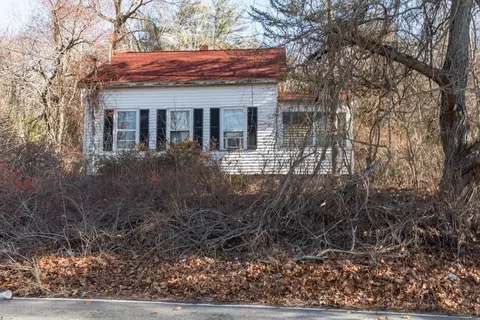 36 Heath Rd, Merrimac, MA 01860