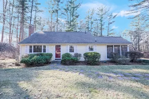 23 Wagon Trl, Hanson, MA 02341