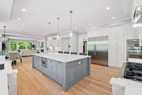 15 Heather Ln, Needham, MA 02492 photo 2
