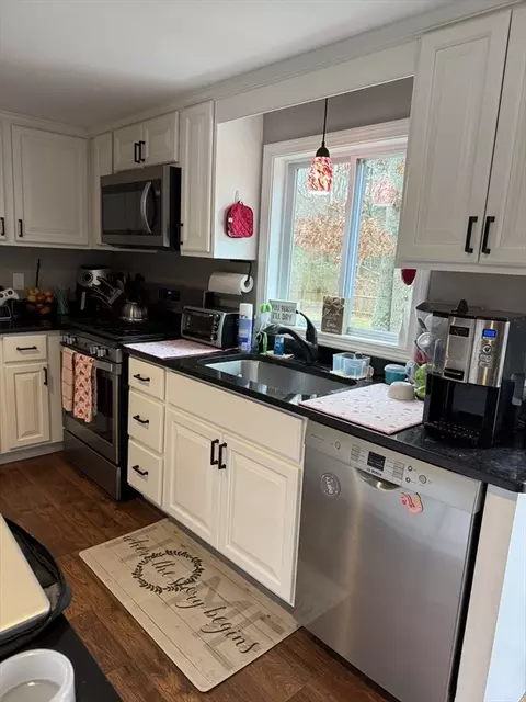 65 Swifts Beach Rd, Wareham, MA 02571 photo 2