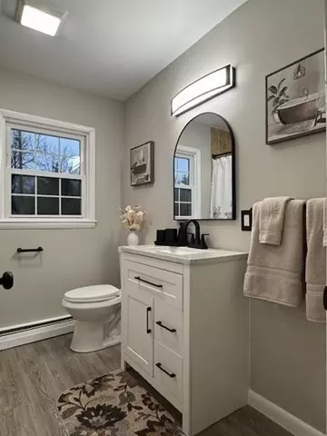 Bath - 178 Flint St, Springfield, MA 01129 photo 1 of 2