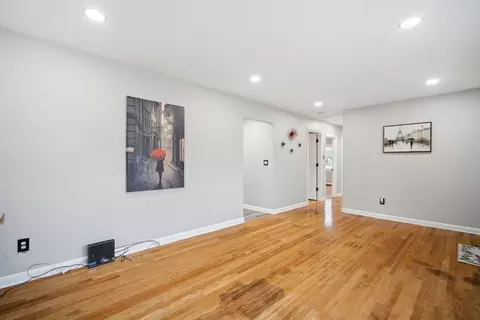 Living - 178 Flint St, Springfield, MA 01129 photo 3 of 5