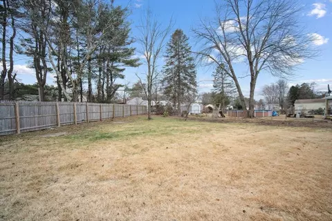 Exterior - 178 Flint St, Springfield, MA 01129 photo 3 of 5