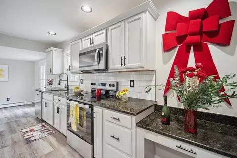 Kitchen - 178 Flint St, Springfield, MA 01129 photo 3 of 5