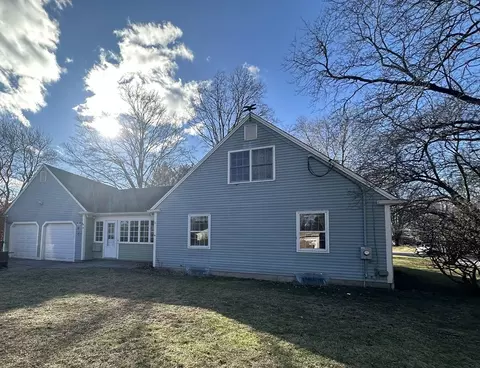 8 Hatch Rd, Attleboro, MA 02703