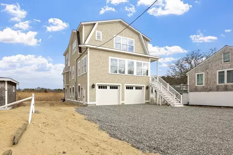 117 Silver Beach Ave, Falmouth, MA 02556