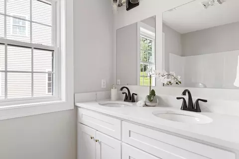 77 Upland St, Worcester, MA 01607 photo 11
