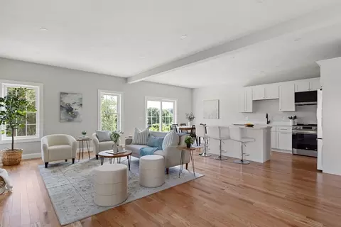 77 Upland St, Worcester, MA 01607 photo 2