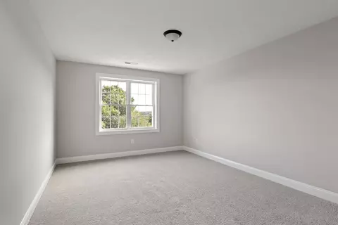 77 Upland St, Worcester, MA 01607 photo 12