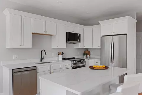 77 Upland St, Worcester, MA 01607 photo 5