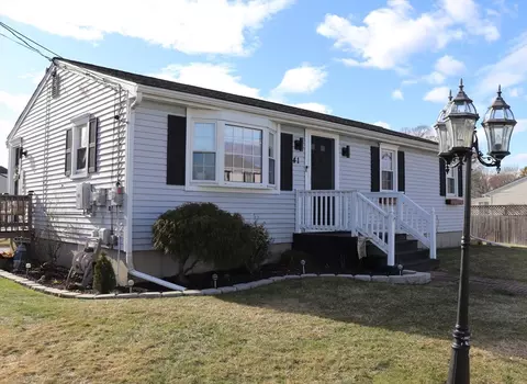41 Moorland St, Fall River, MA 02724 photo 2