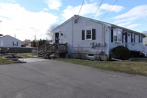 41 Moorland St, Fall River, MA 02724 photo 4