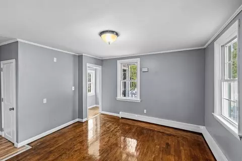 Living - 181 Weetamoe St, Fall River, MA 02720 photo 4 of 4