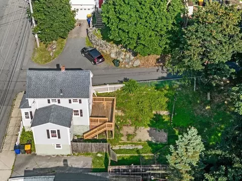 View/Area - 181 Weetamoe St, Fall River, MA 02720 photo 2 of 2