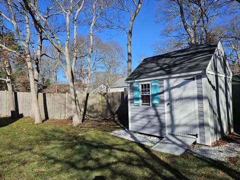 60 Lexington Dr, Barnstable, MA 02601 photo 4