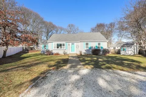 60 Lexington Dr, Barnstable, MA 02601 photo 3