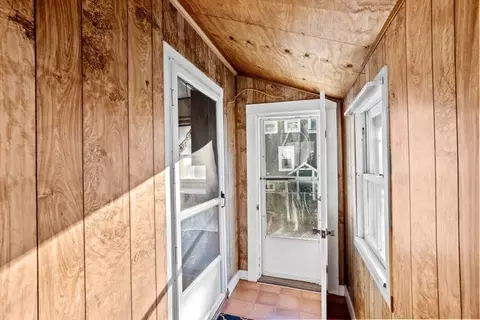 Entry Way - 10 Knowles Ave, Wareham, MA 02538 photo 1 of 3