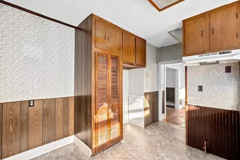Entry Way - 10 Knowles Ave, Wareham, MA 02538 photo 2 of 3