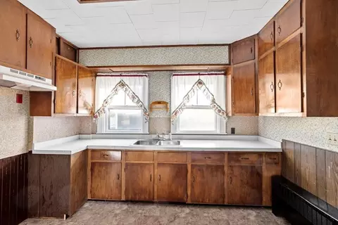 Kitchen - 10 Knowles Ave, Wareham, MA 02538 photo 2 of 5