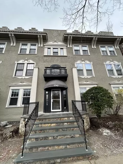 1742 Commonwealth #B, Boston, MA 02135