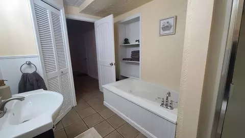 108 Howe, Fall River, MA 02724 photo 23