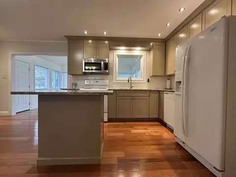 52 Dillon St, Chicopee, MA 01013 photo 17