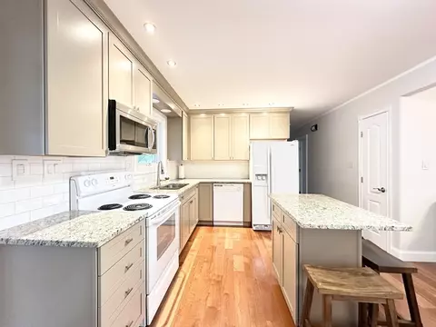 52 Dillon St, Chicopee, MA 01013 photo 18