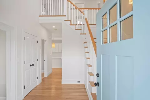12 Olean Rd, Burlington, MA 01803 photo 2