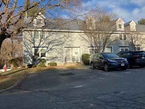 148 Flower Ln #1, Dracut, MA 01826