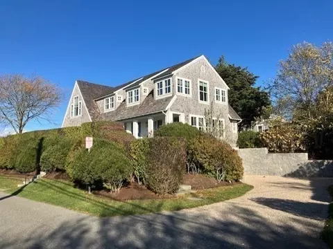 107 School St, Chatham, MA 02633