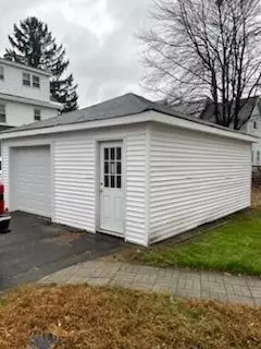 22 Gaston St, Easthampton, MA 01027 photo 2