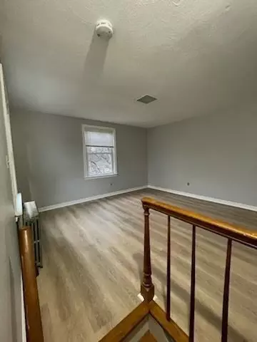 22 Gaston St, Easthampton, MA 01027 photo 8