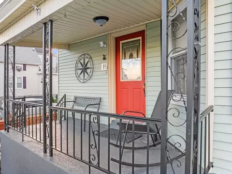 19 Ada St, Fall River, MA 02721 photo 4