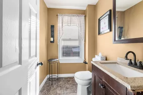 19 Ada St, Fall River, MA 02721 photo 9