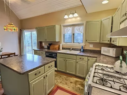 14 Laurel Dr, Ashburnham, MA 01430 photo 6