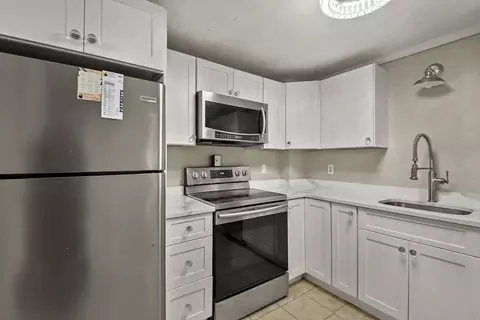 100 Cove Way #204, Quincy, MA 02169