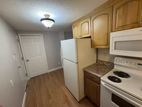 21 Staples Ave #14, Everett, MA 02149 photo 2