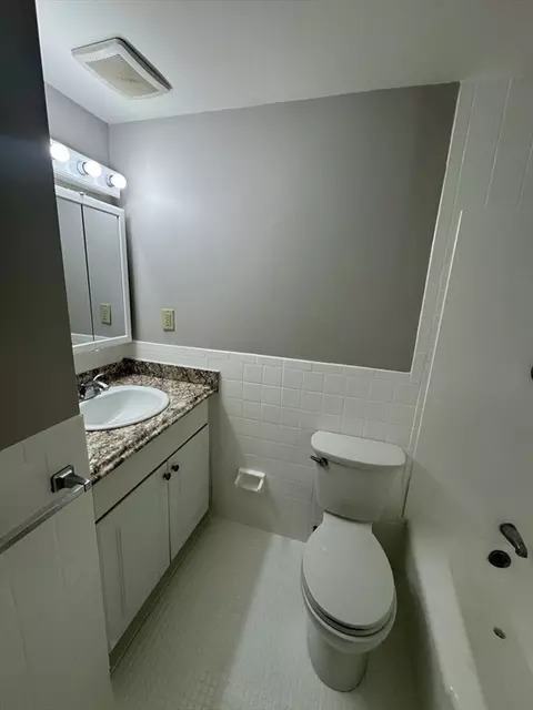 21 Staples Ave #14, Everett, MA 02149 photo 9