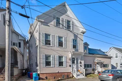 9 Foster St, Gloucester, MA 01930