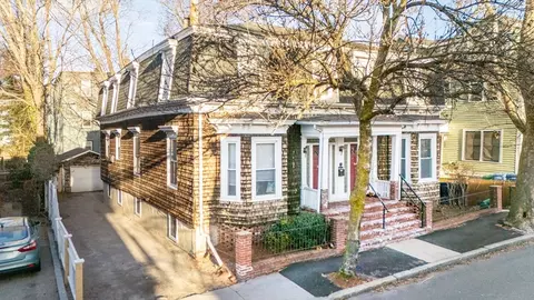 404 Putnam Ave, Cambridge, MA 02139