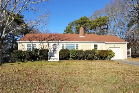 34 Hamden Cir, Barnstable, MA 02601