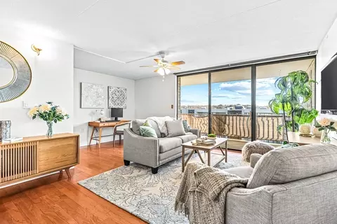 35 Skyline Dr #9, Braintree, MA 02184